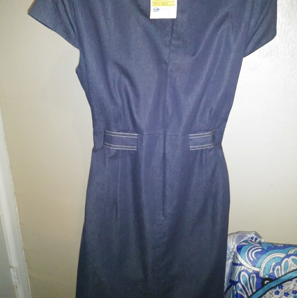 Dress - Picture 2 of 4
